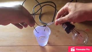 ÁGUA SALGADA CONDUZ ELETRICIDADE? (experimento) / Sal Water Circuit