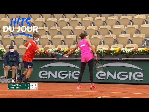 "Jouer un Grand Chelem avec deux raquettes, c'est un manque de professionnalisme" I Highlights