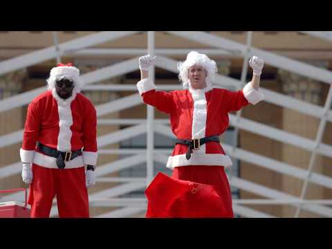 Peyton Manning Gets Revenge for Santa: Throwing Snowballs at Eagles Fans