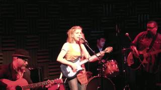 Tanya Donelly performs &quot;Keeping You&quot; at Joe&#39;s Pub for Indie Lullabies release party, 06.18.11