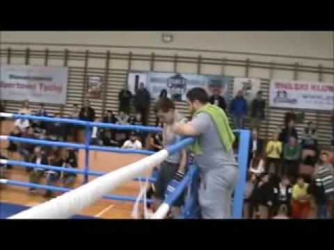 Bartłomiej Włodarczyk (KSW Boxing Odra Wodzisław)  -  Dawid Posiłek (MOSM Tychy)