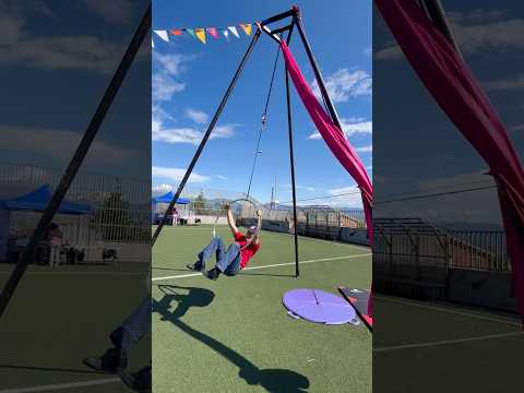 Circo Aéreo 🎪😀❣️ Somos Barrio Coyhaique 😊 Región de Aysén Patagonia #tameimpala #coyhaique