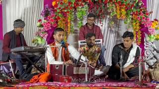 Download lagu Sahil Kaushik ने Live Stage पर गाया अपना Original Bhojpuri Gazal | Pyar Aadha mp3