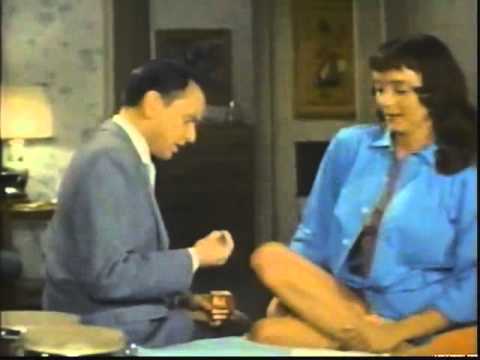 Carolyn Jones & Sinatra. Hole in the head!