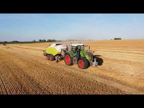 New Claas Quadrant 5300 | Fendt 826 Vario Profi Plus | Pressing straw