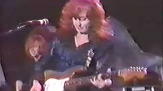 Bonnie Raitt - Thing Called Love (live w/ John HIatt)