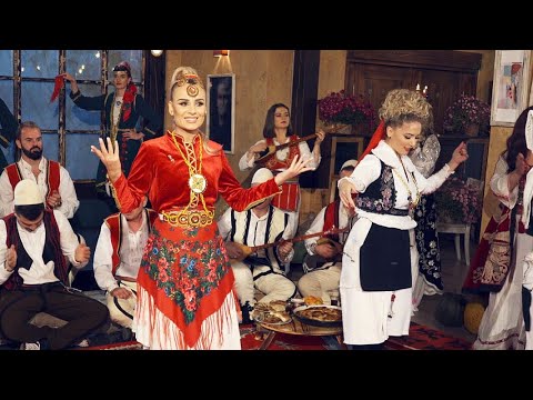 Majlinda Cikaqi & Marijeta - Moj e mira ne hije te xhamit ( Official Video )