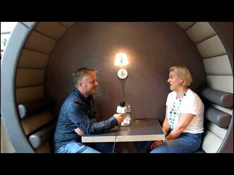 Lindsay Dracass - No Dream Impossible (UK Eurovision 2001) / interview at EuroStarz