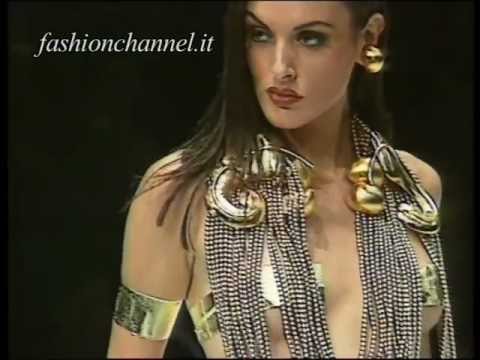 Gianfranco Ferrè Spring Summer 1993 Milan 2 of 3 pret a porter woman by FashionChannel