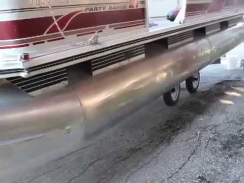 Cleaning Aluminum Pontoon Boat Tubes