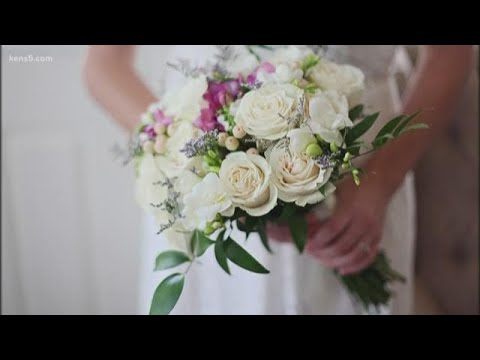 Bride reads cheating groom's texts at the altar