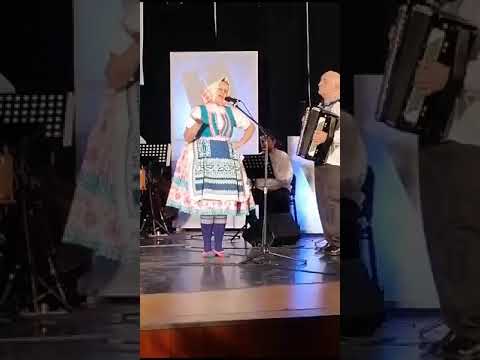 Ana Jašová - Pod orieškom pod zelenim. Cez Nadlak je 2023