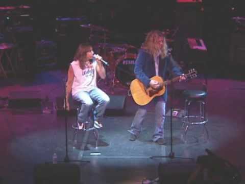 Jeff Keith and Frank Hannon performing Words Can't Explain