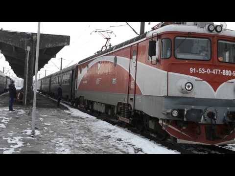 91-53-0-477-880-5 la tracțiunea trenului 74...