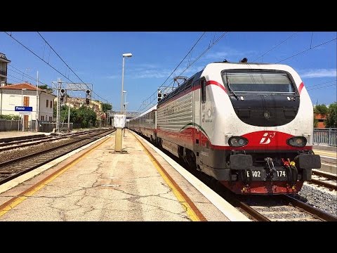 E402b.174 sul FB 35803 Milano C.le - Lecce, in transito a Fano.