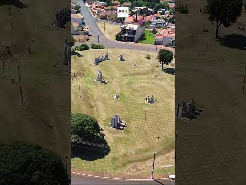 PRAÇA DAS ESCULTURAS - ALTINÓPOLIS-SP #shorts