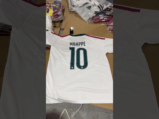 Vídeo relacionado con ms móvil shop Real Madrid Llavero Metálico Camiseta MBAPPÉ número 10 | Producto Oficial