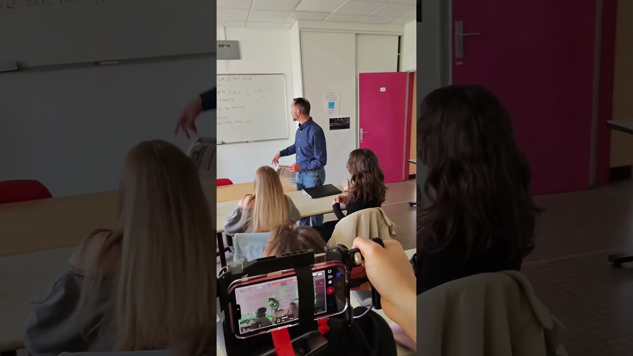 Miniature de la vidéo POV, tu fais ton premier plan séquence du film La Tache