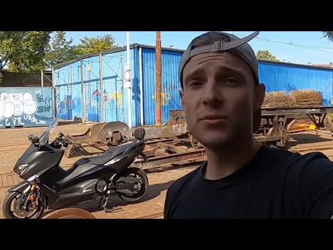 YOU NEED TO KNOW THESE THINGS ABOUT THE YAMAHA T-MAX 530 DX!