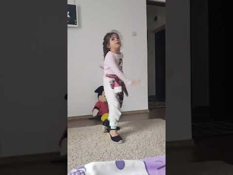 Maimutareala prin casa