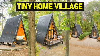 VILLAGE DE MINI-MAISON ET DE CHALETS EN FORME DE A ! (Visite complète 