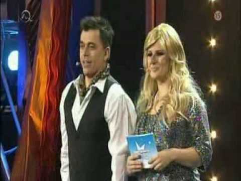 Supersilvester 2009 - Nástup poroty - Petra Polnišová a Roman Pomajbo