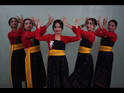 Tari Bombong Tonas dan Manggarai Manik Laing