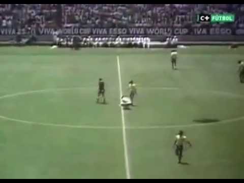 World Cup 1970 Brasil Peru. Pelé Puma.