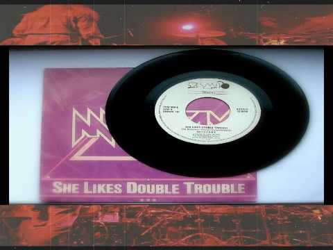 MYSTERY - She likes double trouble- MYSTERY.- Koko Flanel