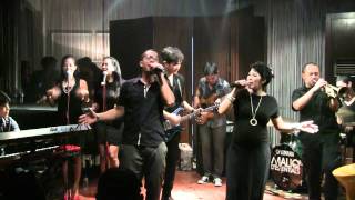 Maliq &amp; D&#39;essentials - Heaven @ Mostly Jazz 25/11/11 [HD]