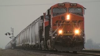 preview picture of video 'BNSF 6758 East by Earlville, Illinois on 4-28-2012'