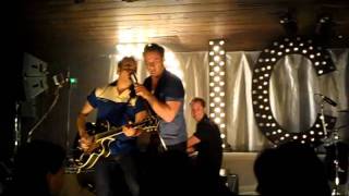 Dick Brave &amp; the Backbeats - Walk this Way - live