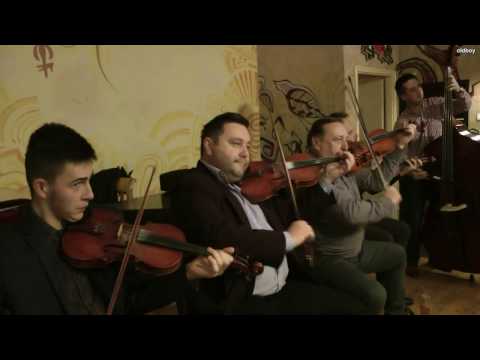 Dűvő - Hegedülnek a Hrúzok