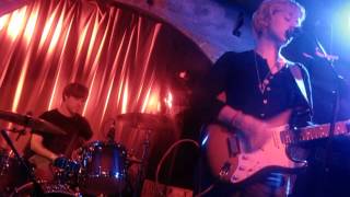 Waxahatchee - Lively (Live @ The Shacklewell Arms, London, 13/06/13)