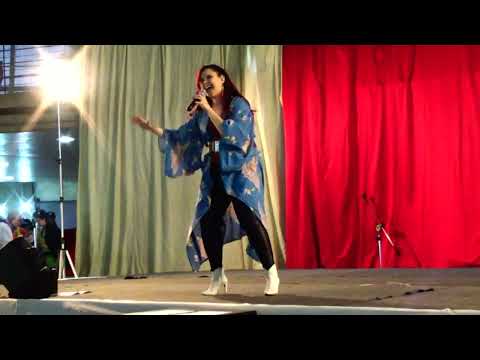 Bruna Higs cantando no Festival Japão em São Bernardo 2023