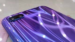Honor 10 Review: Shiny, Pretty Glass
