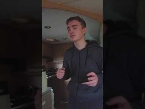 bob raps to idoibs destrack but realy fast