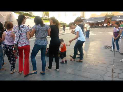 Armenian folk dances with Arsencho