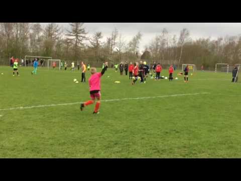 OB-spillere træner med Nr. Lyndelse/Søby FC