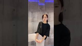 TikTok JK 腰ふりダンス