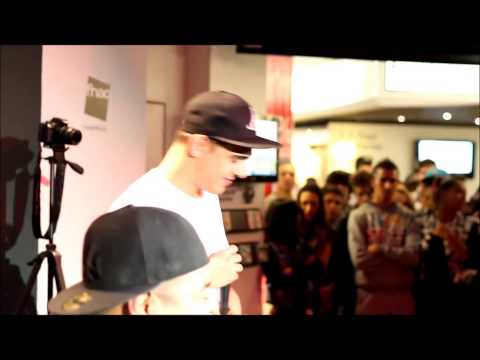 Malabá feat Anger-"Não Choro" Fnac Almada Forum 720p HD