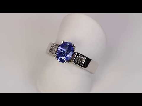 White Gold Sapphire Ring 1.47 Carat