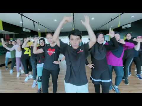 Loco Cinta Laura Kiehl feat. Tropkillaz Dance #cegilwereal