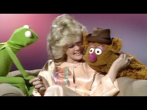 The Muppet Show - 102: Connie Stevens - Talk Spot/“Close To You” (1976)