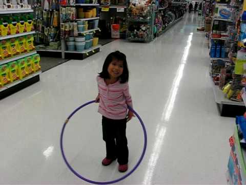 2008.11.08 Olivia and a Hula Hoop!