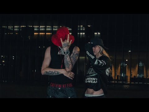 sArah, SOYTURISTA - hookia (Video Oficial)