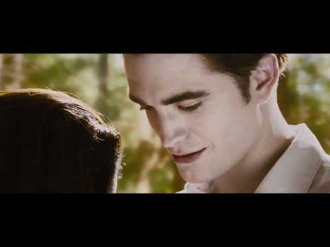 Twilight chapitre 5 : révélation 2e partie - Bande annonce (VF)