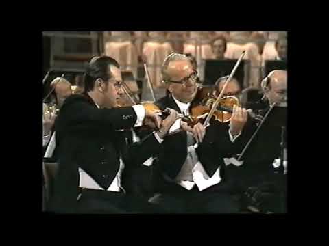 Robert Stolz dirigiert den"Gold und Silber" Walzer von Franz Lehar "Robert Stolz zum 90. Geburtstag.