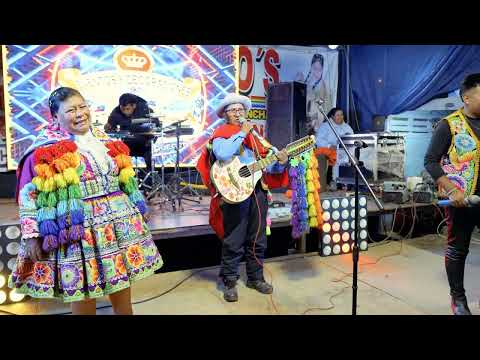JOSE CORRALES Y CAMPESINITA DE ACOMAYO EN LA BODA DEL SR LUCHO & LA SRA ESTHER - CUSCO