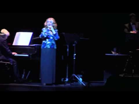 No me esperes esta noche. Olga Delgrossi y la Orquesta típica Taconeando